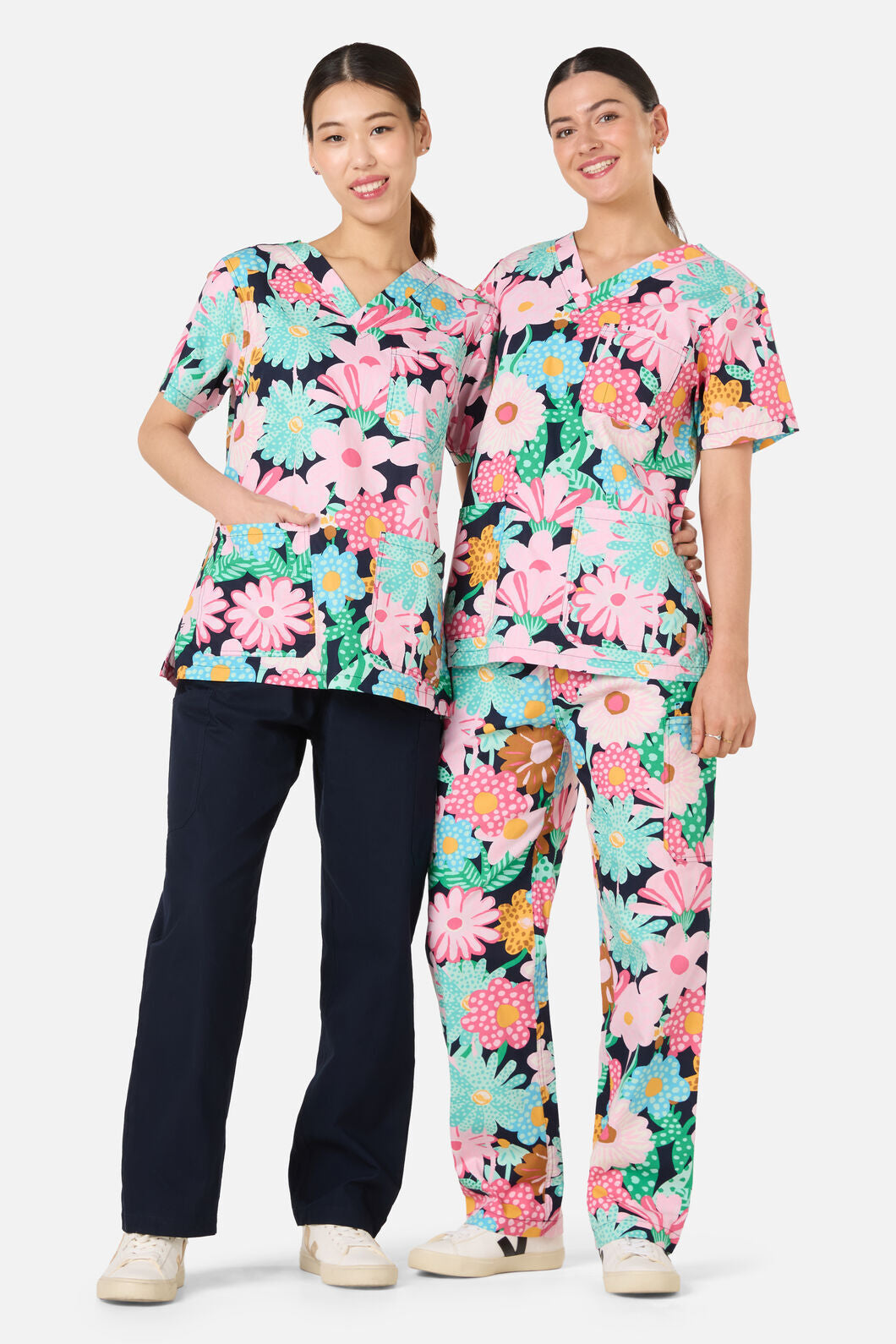 Gorman NZ - Magic Floral scrub set - navy